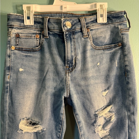 American Eagle, distressed jegging, size 8 short . - Picture 6 of 7